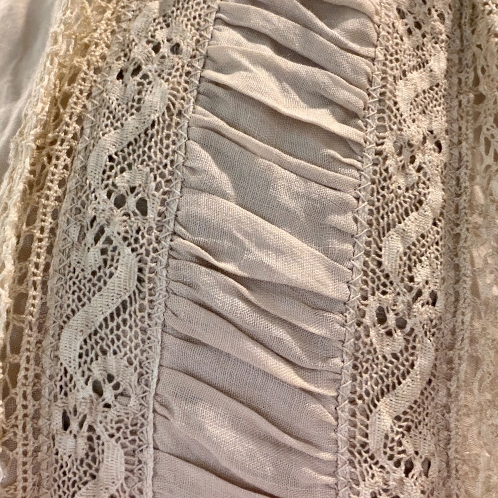 Elegant Cream Ruffled Dress - Picture 7 of 9